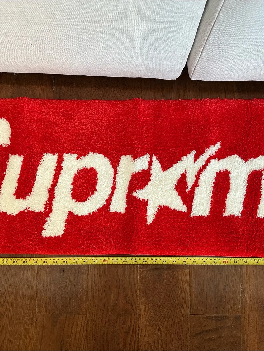 Supreme Rug with star pattern